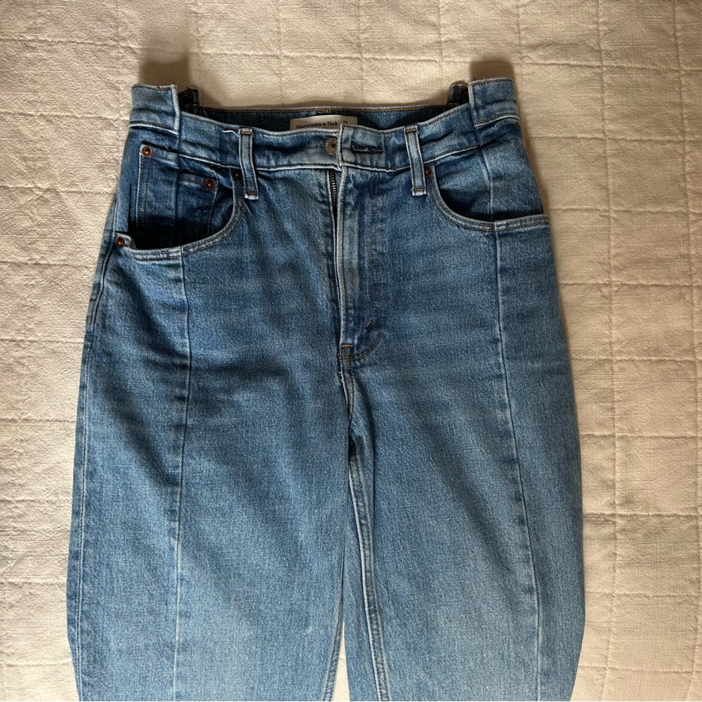 Abercrombie & Fitch Straight Ultra High Rise Jeans